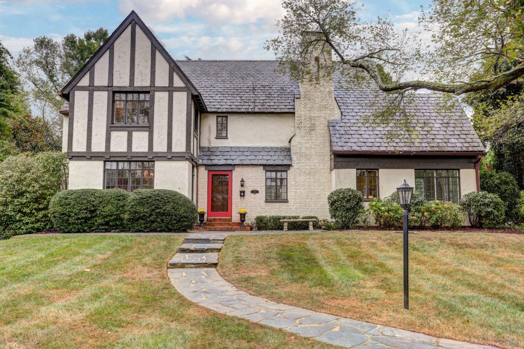 11 Roslyn Road Richmond, Virginia