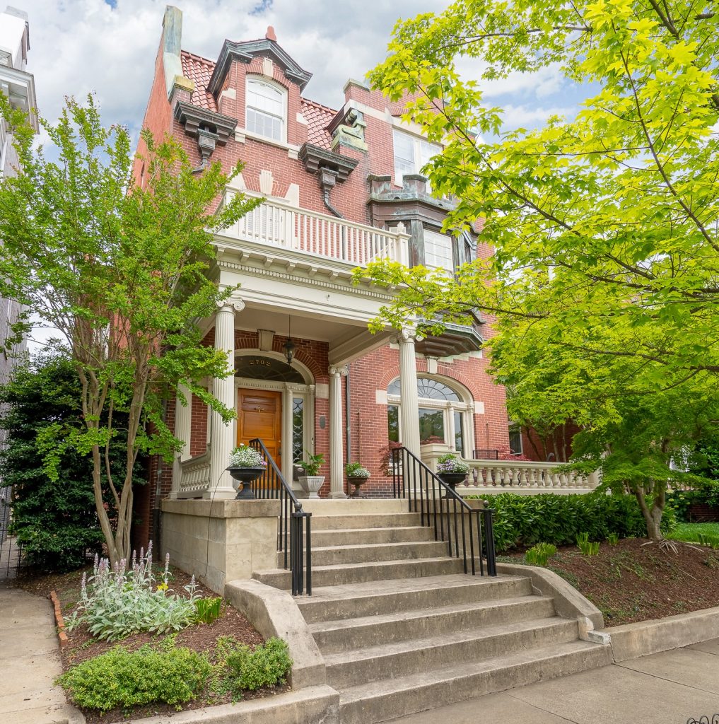 2702 Monument Avenue Richmond, Virginia