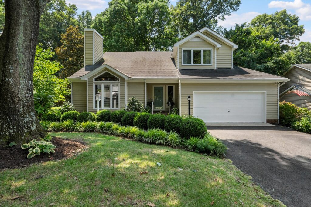 5814 Spinnaker Cove Road Midlothian, Virginia 23112-The Steele Group Sotheby's International Realty | Dedicated Real Estate Professionals